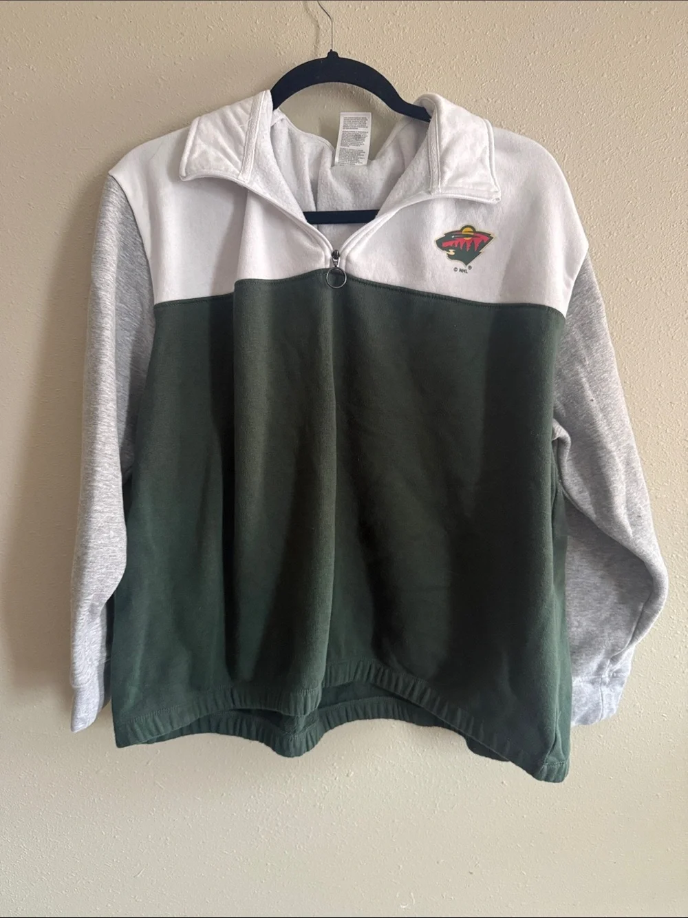 NHL Colorblock Half-Zip Jacket in Dark Green, White & Gray